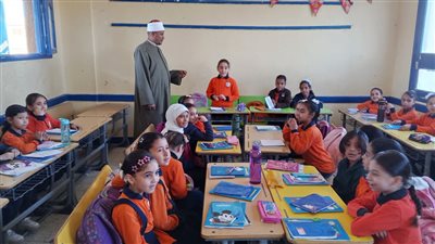 رئيس منطقة السويس الأزهرية يتابع سير الدراسة بمعاهد المنطقة