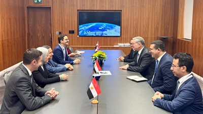 مصر تطرح مزايدة عالمية جديدة للتنقيب عن الغاز والبترول بالبحر الأحمر