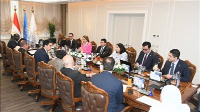 صبحي وفليبي يلتقيان ممثلي الوزارات لاستعراض جهود مصر في تمكين النشء والشباب