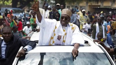 «نهاية العهد الأطول» المعارضة الكاميرونية تعلن النصر وتطالب «بيا» بالتنحي 