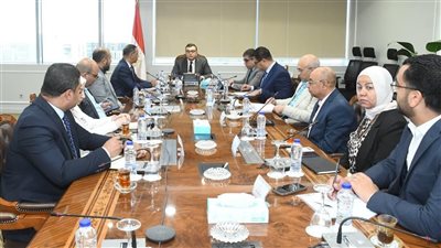 وزير الإسكان يتابع موقف تنفيذ وحدات مشروع «ديارنا»