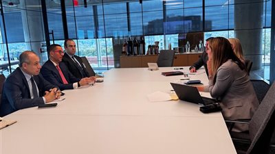 الخطيب يبحث مع 