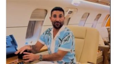 أحمد سعد يشارك فيديو طريف من داخل الطائرة: سرقت جرس «The Voice»