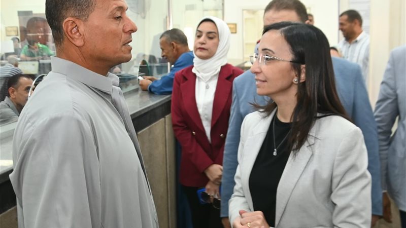 محافظ البحيرة تتفقد