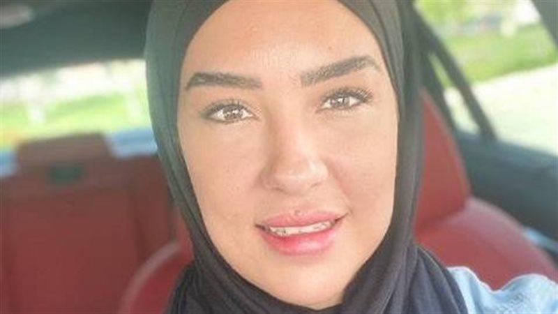 الفنانة مي فخري طليقة