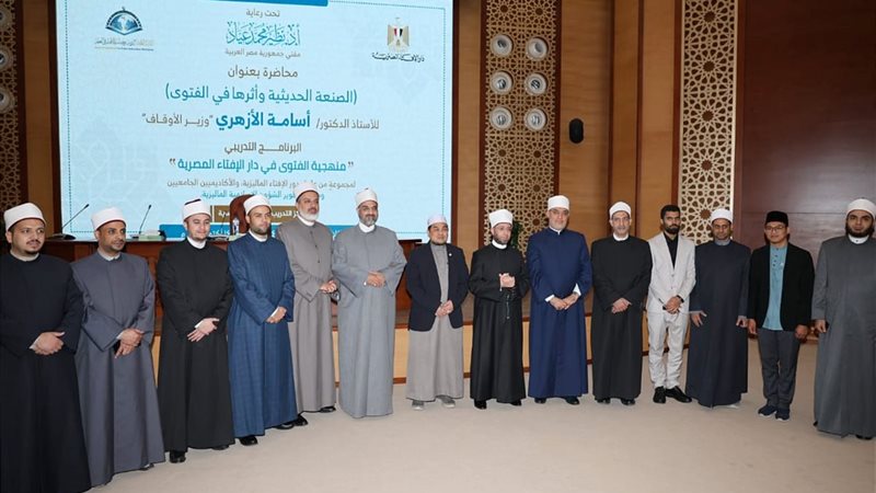 وزير الأوقاف عقب