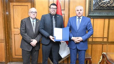 رئيس جامعة قناة السويس يُكلف الدكتور أحمد مجدي بتولي مهام وكيل كلية الهندسة