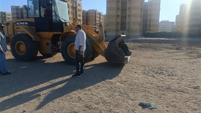 رفع التراكمات بمحيط مجرى السير وحملات مكبرة لقطاعي النظافة والمرافق بعتاقة 