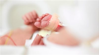 دراسة: صوت الأم يعزز تطور المسارات اللغوية لأدمغة الأطفال الخدج