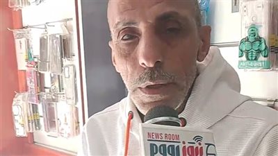 محمد البرعي.. 19 عامًا بخدمة مجلس مدينة بدمياط بلا ترقية ولا علاج