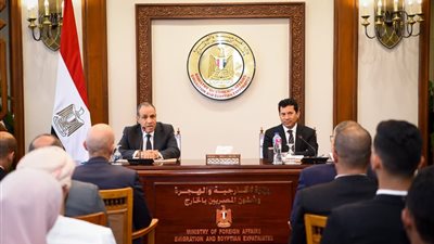 وزير الخارجية يلتقي وفد نموذج محاكاة برلمان الشباب العربي 