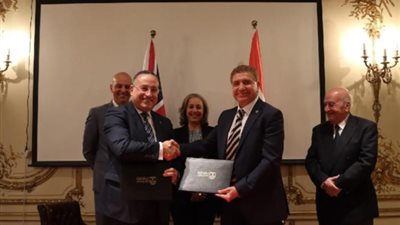 رئيس جامعة الإسكندرية يزور جامعات بريطانية لتعزيز التعاون الأكاديمي والبحثي 