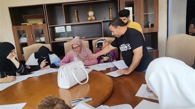 ضمن مبادرة مصانع بلا أمية.. تعليم الكبار بالشرقية يسلم شهادات الاجتياز بالعاشر