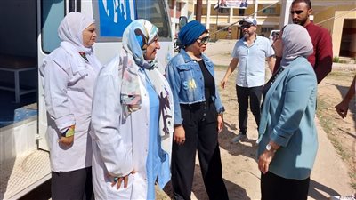 الإسماعيلية: 1131 مواطنًا يتلقون خدمات طبية مجانية في قافلة «حياة كريمة»