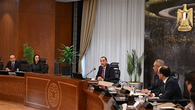 وزيرة التضامن الاجتماعي تستعرض جهود مؤسسة الهلال الأحمر المصرية 