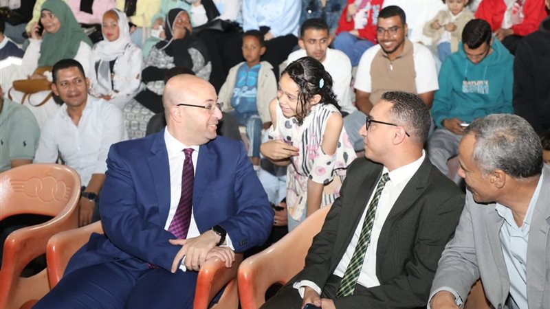 محافظ بنى سويف ومعاونه