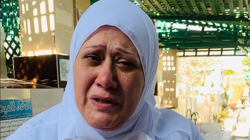 والدة الشاب عادل