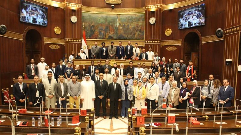 الشباب العربي يزور