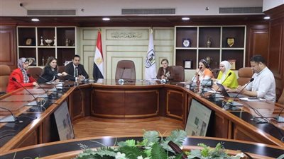 عمداء جامعة بني سويف يشاركون في تنظيم مهرجان النباتات الطبية الرابع