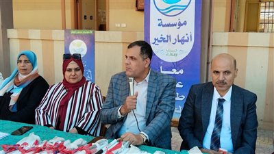 مؤسسة أنهار الخير تسلم عصا المكفوفين لطلاب مدرسة النور في دمياط