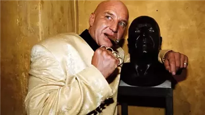 رصيده صفر..وفاة رجل العصابات البريطاني ديف كورتني مفلس بعد انتحاره