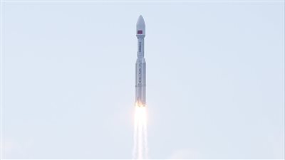 الصين تطلق مجموعة من الأقمار الاصطناعية للإنترنت إلى الفضاء
