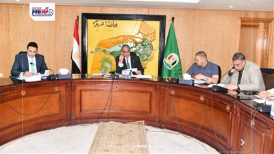 محافظ الفيوم يتابع معدلات الآداء بملفي التقنين والتصالح وموقف المتغيرات المكان