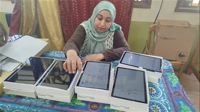 مصادر بالتعليم: استكمال تفعيل أجهزة التابلت لطلاب أولى ثانوي تمهيدًا للتسليم