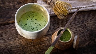 منع التساقط وتحفيز النمو.. كيف تساعد الماتشا شعرك على التألق؟ 	