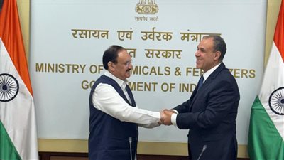 وزير الخارجية يلتقي وزير الكيماويات والاسمدة الهندي                           