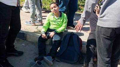 كان فيه طلاب.. ميكروباص محمل بطلبة وسيدات يصطدم بالرصيف بدمياط الجديدة