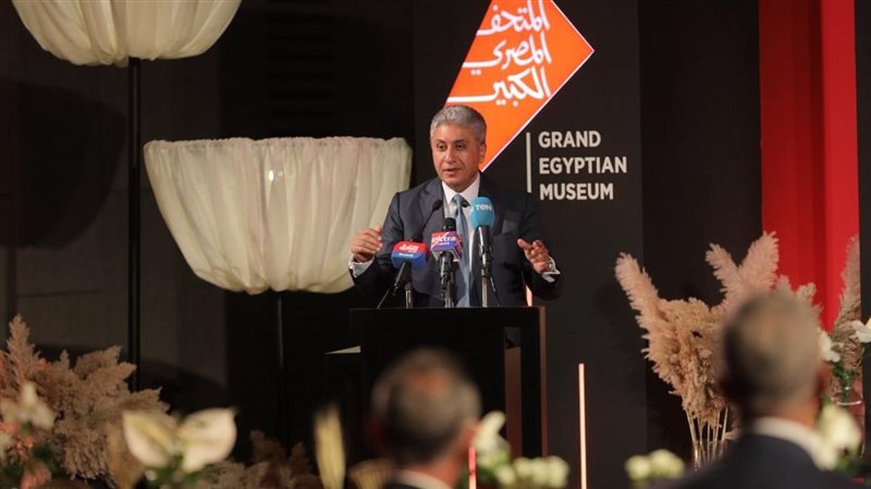 وزير السياحة والآثار