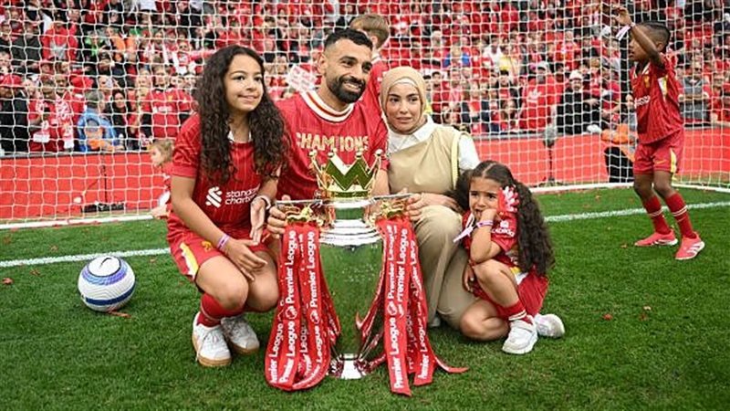 الملك محمد صلاح يحتفل