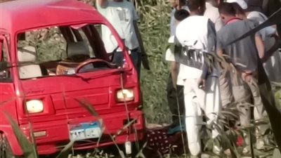 مصرع شخصين إثر سقوط سيارة فان بترعة بطريق المنصورية بكرداسة 