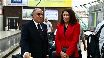 دوري أبطال إفريقيا| سفير مصر في بوروندي يستقبل بعثة الأهلي في المطار 