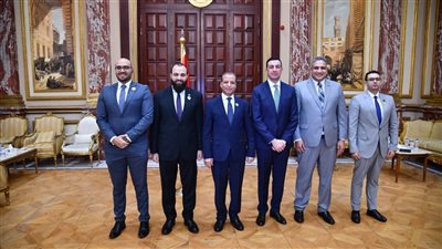 نواب التنسيقية يتسلمون كارنيهات العضوية بمجلس الشيوخ