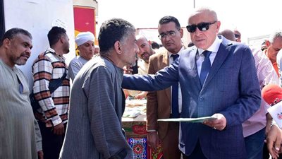 استجابة لـ«نيوز رووم».. محافظ الأقصر يوجه بفحص شكوى مواطن بشأن تعيينه بالحكومة