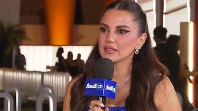 درة تتألق بفستان الأميرات الأزرق: 