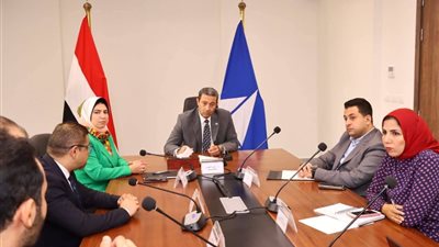 محافظ دمياط يجتمع مع وفد وزارة الاتصالات لمناقشة جهود إنشاء مركز معلومات