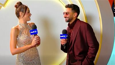 أنس بوخش يتألق بمهرجان الجونة ويكشف حالته الصحية ويهدي مصر رسالة حب