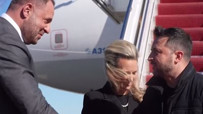 زيلينسكي يصل الولايات المتحدة دون مراسم استقبال رسمية