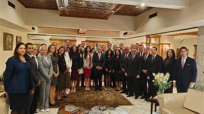 خلال تواجدهم بالهند.. وزير الخارجية يلتقي الدفعة 57 من الملاحق الدبلوماسيين