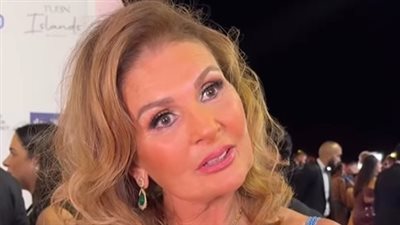 يسرا في مهرجان الجونة: مصحفي دايمًا معايا في الشنطة ومش بستغنى عنه 