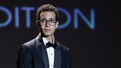 بعد تقديمه ستاند أب كوميدي في مهرجان الجونة..طه دسوقي يعرب عن سعادته 