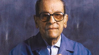 أحمد مراد: نجيب محفوظ ربّاني أدبيًا منذ الصغر.. فيديو