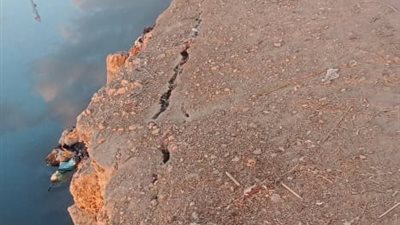 «يهدد حياة أولادنا».. أهالي زاوية غزال بالبحيرة يشتكون من الطريق المتهالك