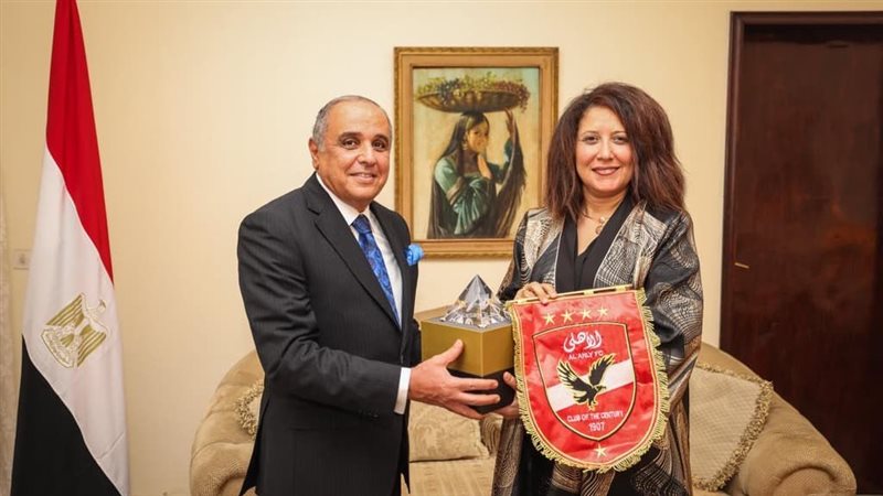 د. محمد شوقي مع سفير