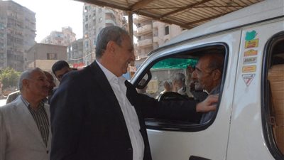 محافظ الغربية يتابع انتظام حركة السير والتزام السائقين بالتعريفة الجديدة