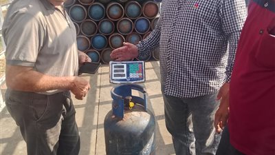 حملة رقابية مكثفة بالزرقا لضبط الأسعار بعد زيادة الوقود الجديدة