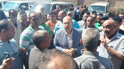 نائب محافظ الجيزة يتفقد مواقف السرفيس لمتابعة التزام السائقين بتعريفة الركوب 